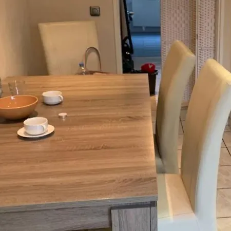 2 1min Messe Apartamento Colónia